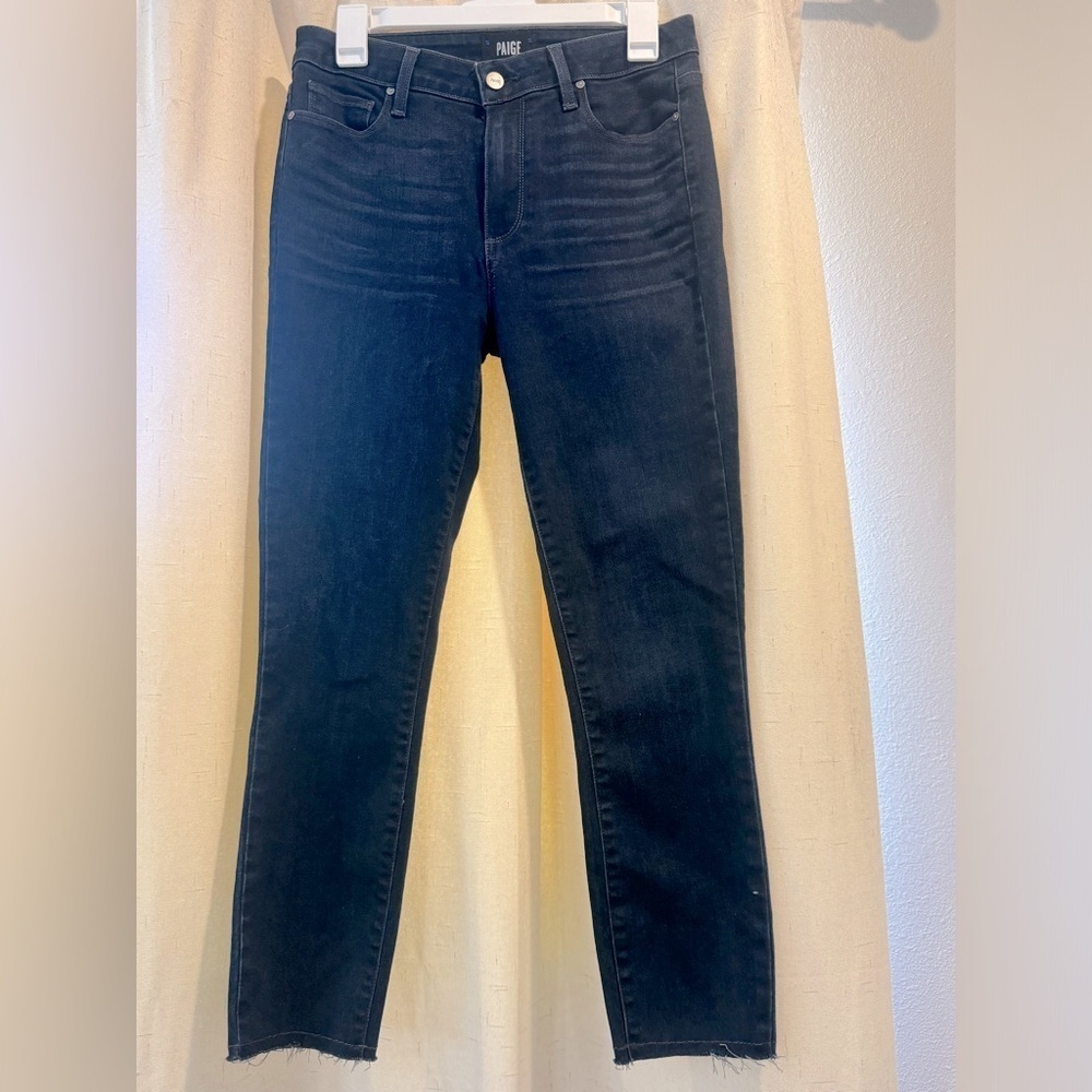 PAIGE Skinny Hoxton Ankle Jeans. Size 28. Preowned.